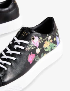 Front Page 46 Front Page -Manolo Blahnik Store R04125468 BLACK ALT01