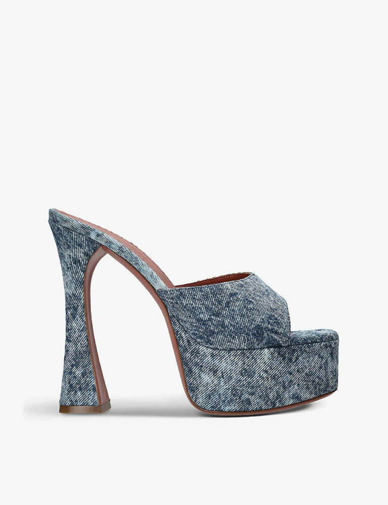 Front Page 60 Front Page -Manolo Blahnik Store R04148719 BLUE M 768x1000 1
